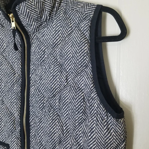 J CREW black cream chevron print down filled zipper sleeveless jacket ve… - Picture 4 of 8